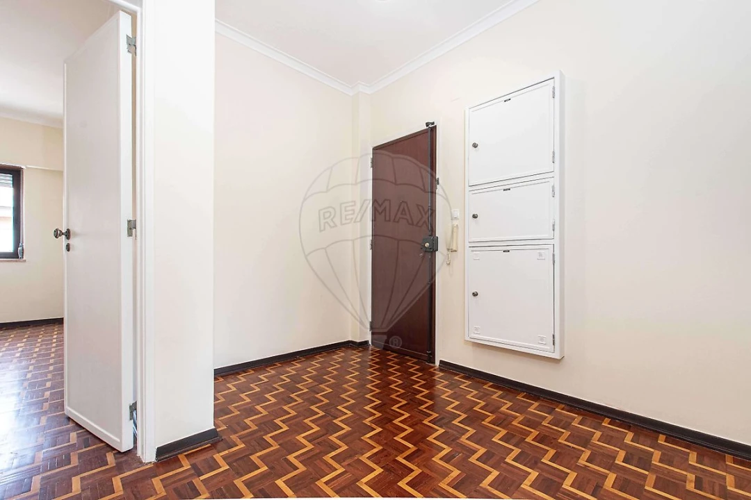 Apartamento T2 para Arrendamento em Águas Livres Foto 3