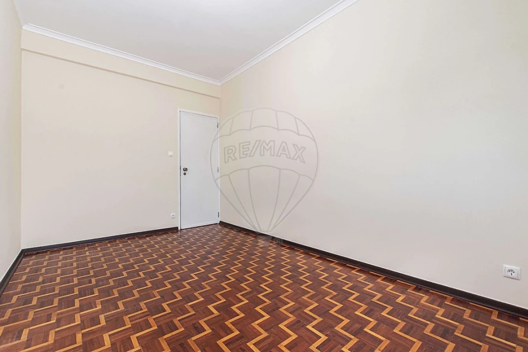 Apartamento T2 para Arrendamento em Águas Livres Foto 13