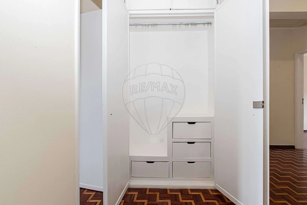 Apartamento T2 para Arrendamento em Águas Livres Foto 6