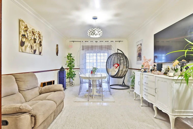 Moradia T3 para Venda em São Domingos de Rana