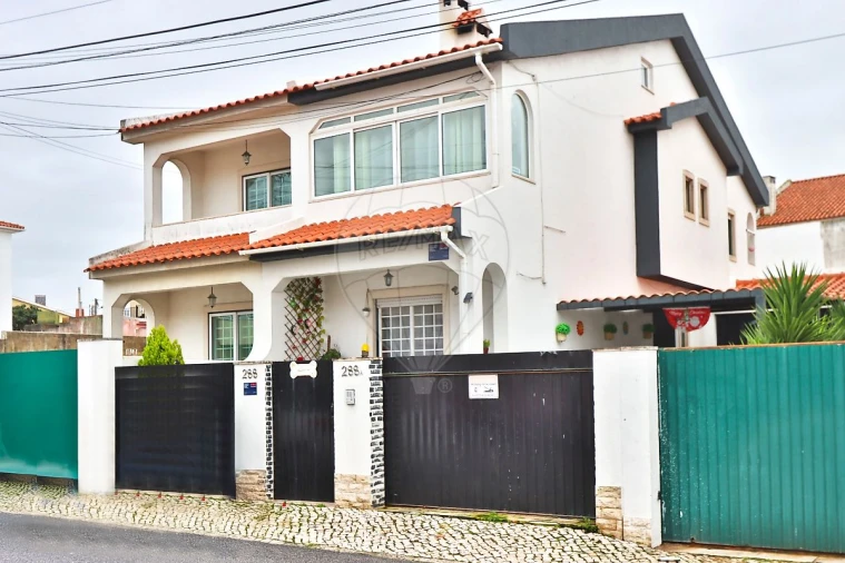 Moradia T3 para Venda em São Domingos de Rana Foto 34