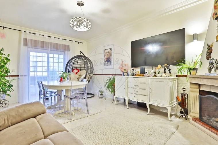 Moradia T3 para Venda em São Domingos de Rana Foto 3