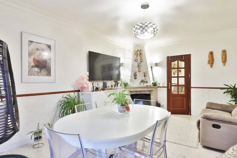 Moradia T3 para Venda em São Domingos de Rana Foto 13