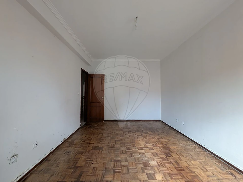 Apartamento T2 para Venda em Algueirão-Mem Martins Foto 15