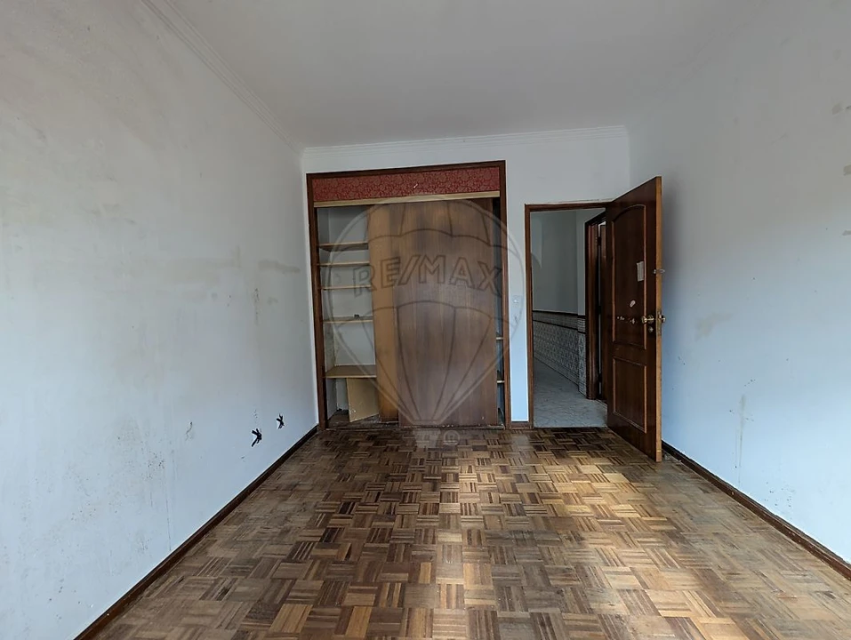 Apartamento T2 para Venda em Algueirão-Mem Martins Foto 14