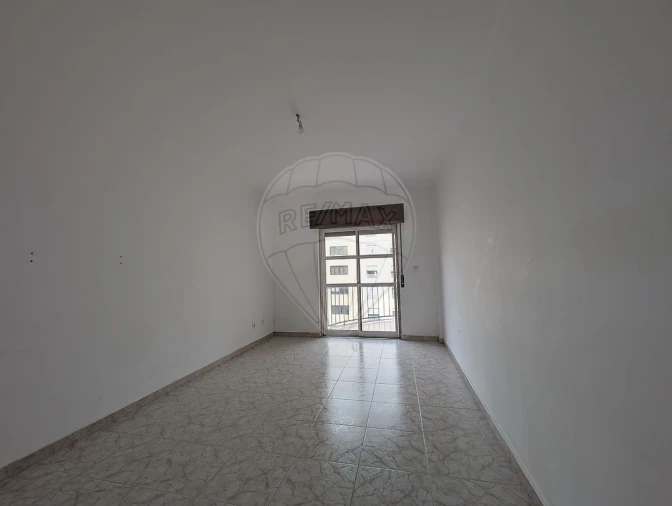 Apartamento T2 para Venda em Algueirão-Mem Martins