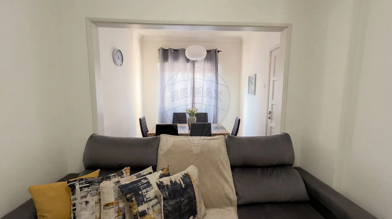 Apartamento T2 para Venda em Cacém e São Marcos Foto 1