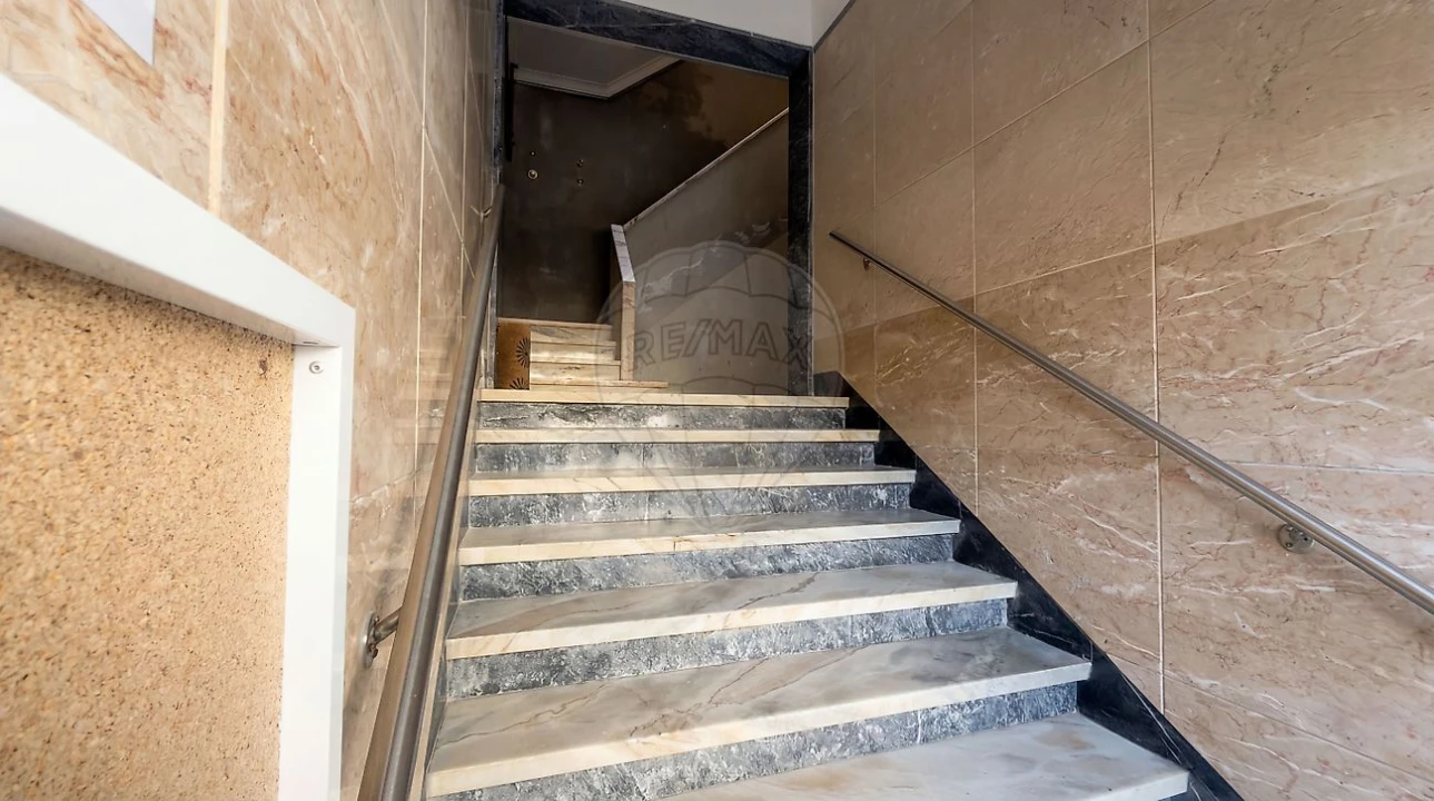 Apartamento T2 para Venda em Cacém e São Marcos Foto 8