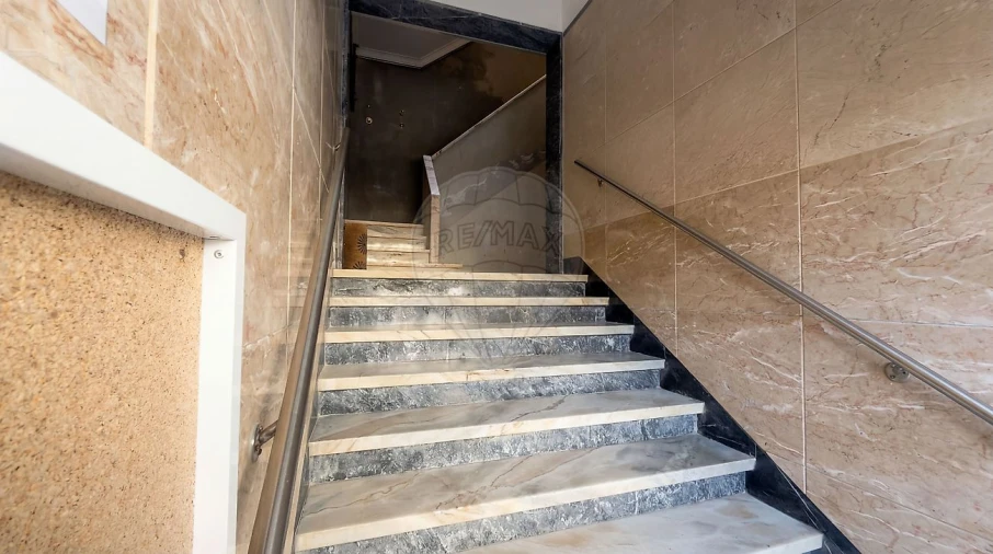 Apartamento T2 para Venda em Cacém e São Marcos Foto 8