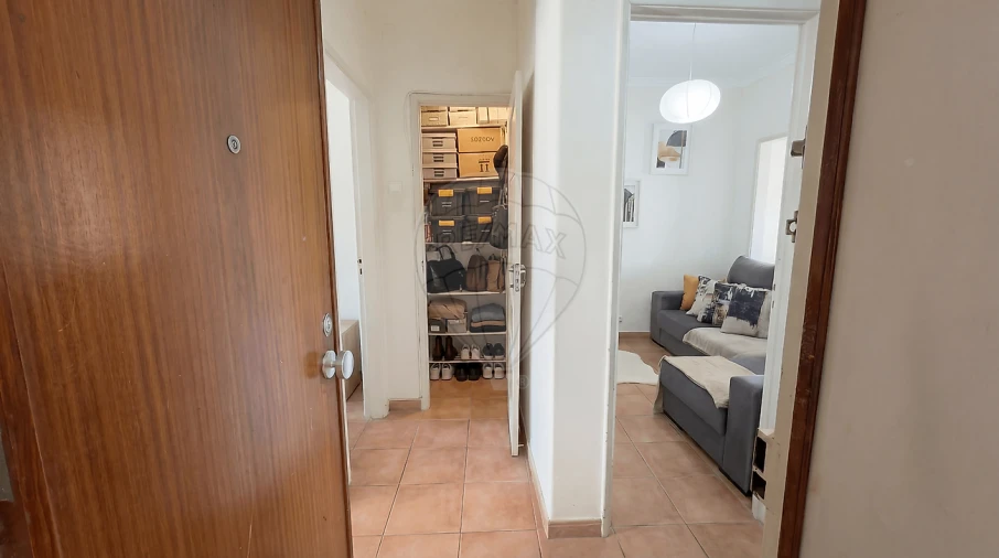 Apartamento T2 para Venda em Cacém e São Marcos Foto 16