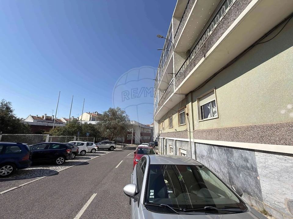 Apartamento T2 para Venda em Cacém e São Marcos Foto 5