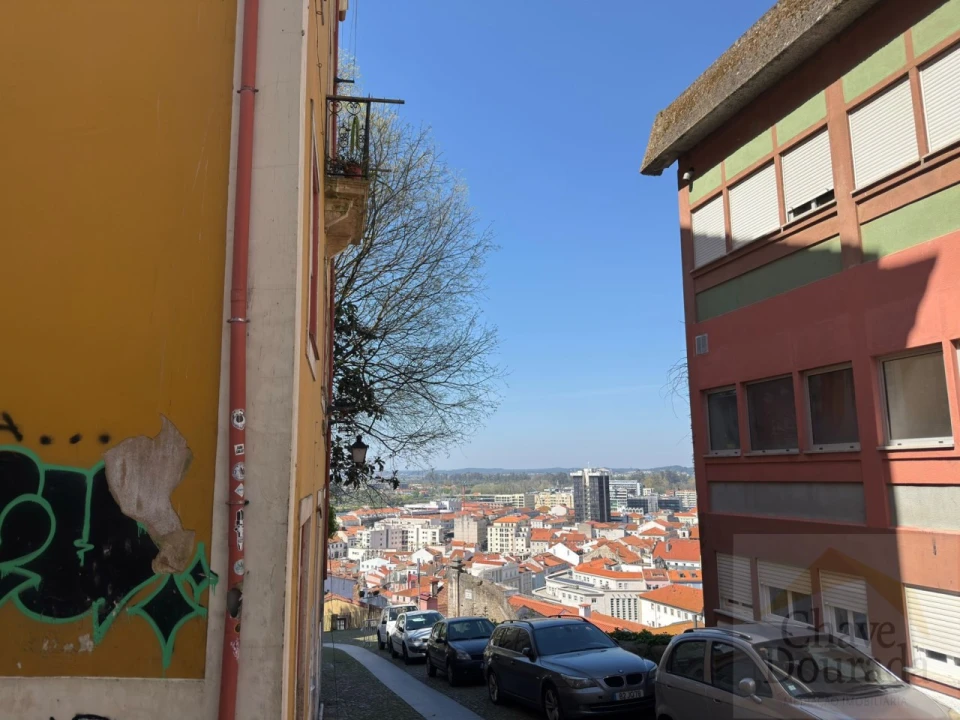 Prédio para Arrendamento em Sé Nova, Santa Cruz, Almedina e São Bartolomeu Foto 7