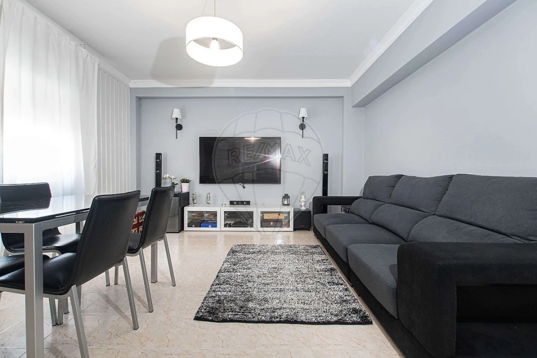 Apartamento T2 para Venda em Carregado e Cadafais Foto 5