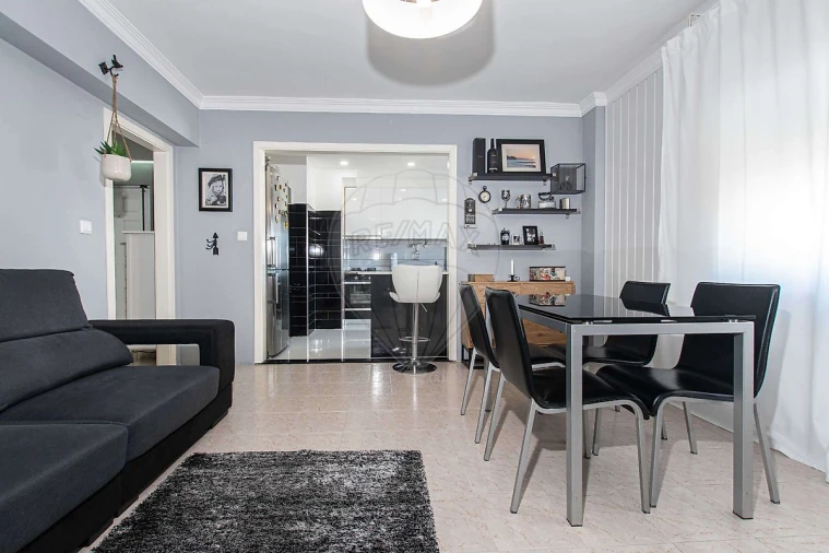 Apartamento T2 para Venda em Carregado e Cadafais