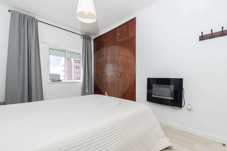 Apartamento T2 para Venda em Carregado e Cadafais Foto 15