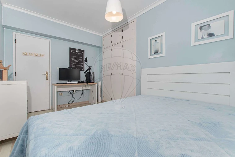 Apartamento T2 para Venda em Carregado e Cadafais Foto 16