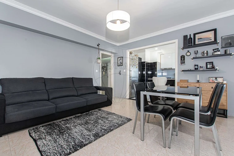 Apartamento T2 para Venda em Carregado e Cadafais Foto 2