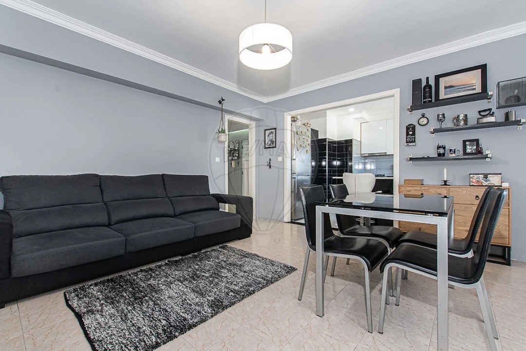 Apartamento T2 para Venda em Carregado e Cadafais Foto 2