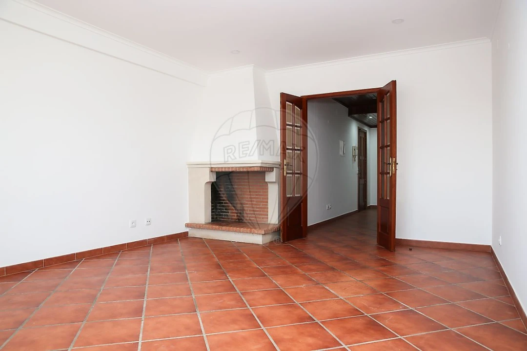 Apartamento T2 para Venda em Arruda dos Vinhos Foto 7