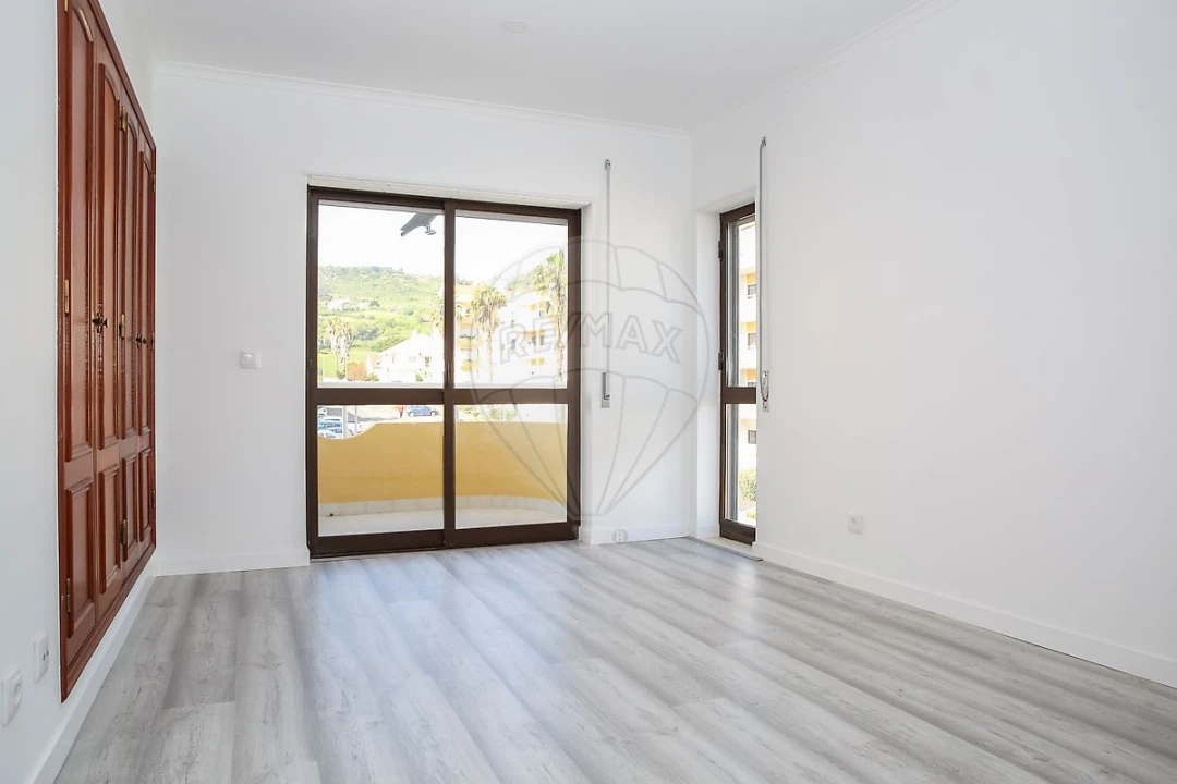 Apartamento T2 para Venda em Arruda dos Vinhos Foto 16