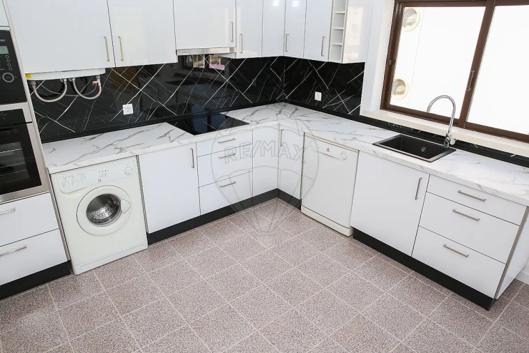 Apartamento T2 para Venda em Arruda dos Vinhos Foto 31