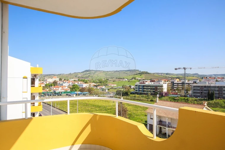 Apartamento T2 para Venda em Arruda dos Vinhos Foto 3