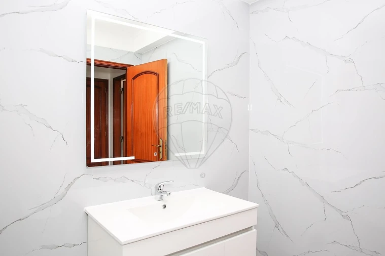 Apartamento T2 para Venda em Arruda dos Vinhos Foto 15