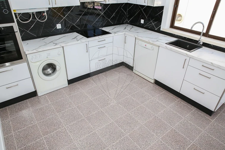 Apartamento T2 para Venda em Arruda dos Vinhos Foto 33