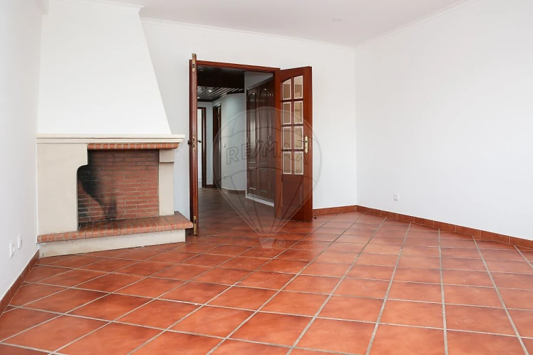 Apartamento T2 para Venda em Arruda dos Vinhos Foto 9