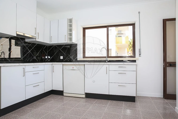 Apartamento T2 para Venda em Arruda dos Vinhos Foto 22