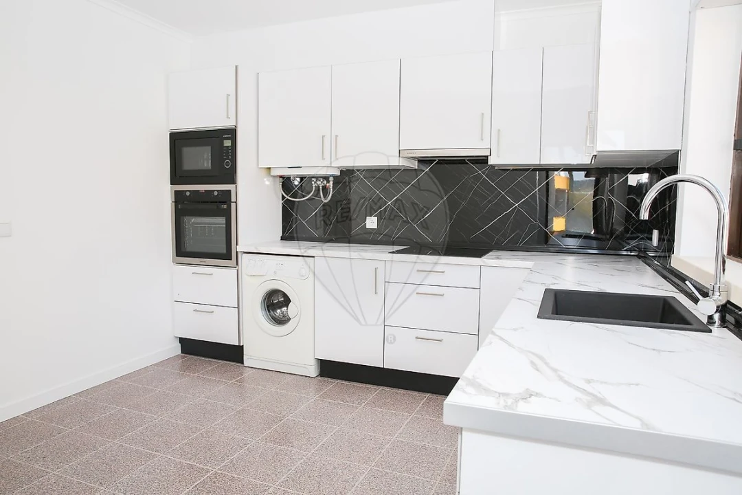 Apartamento T2 para Venda em Arruda dos Vinhos Foto 34