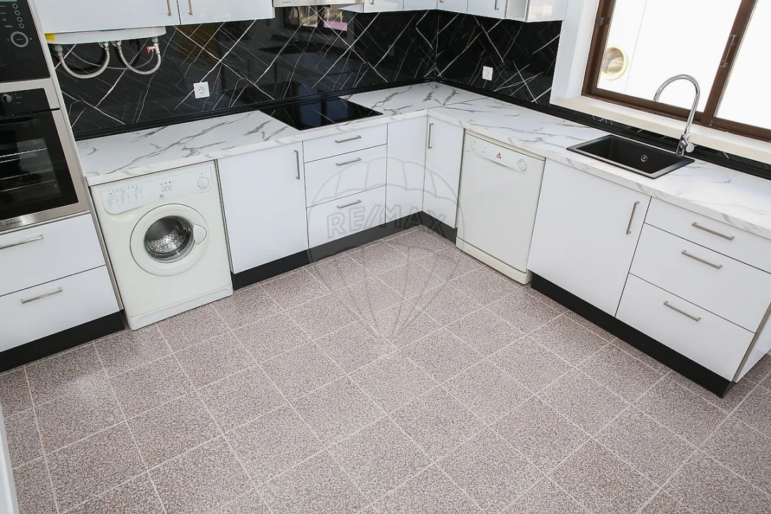 Apartamento T2 para Venda em Arruda dos Vinhos Foto 33