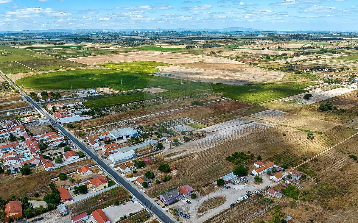 Moradia T2 para Venda em Benfica do Ribatejo Foto 4
