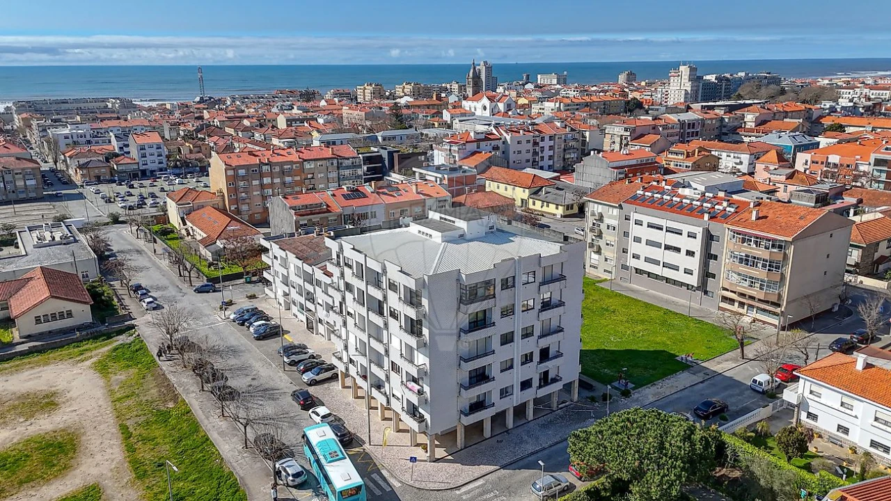 Apartamento T2 para Venda em Espinho Foto 5