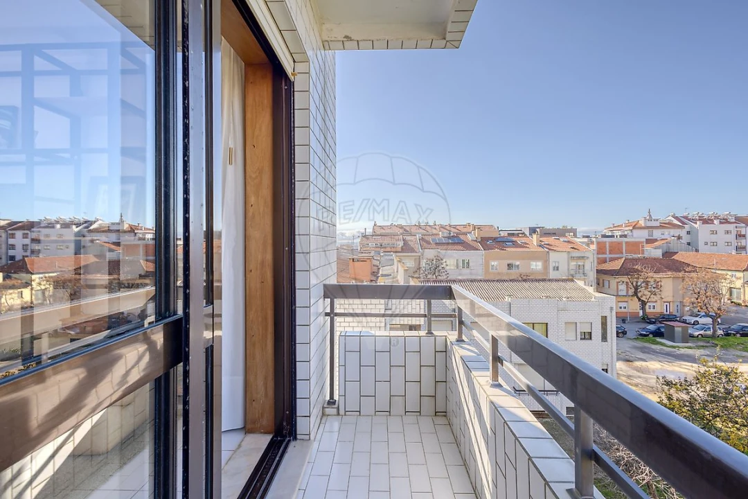 Apartamento T2 para Venda em Espinho Foto 11