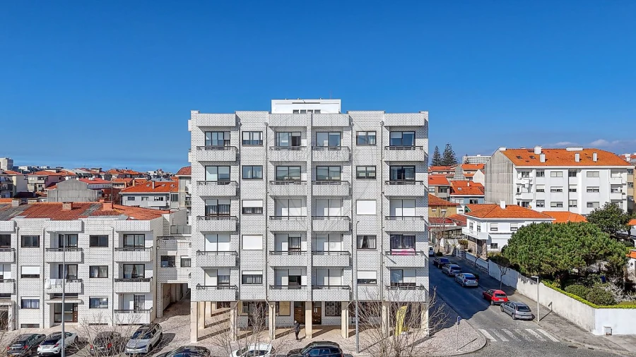 Apartamento T2 para Venda em Espinho Foto 3