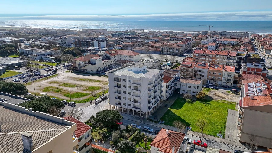 Apartamento T2 para Venda em Espinho Foto 19