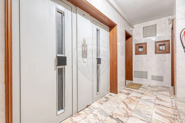 Apartamento T2 para Venda em Espinho Foto 17