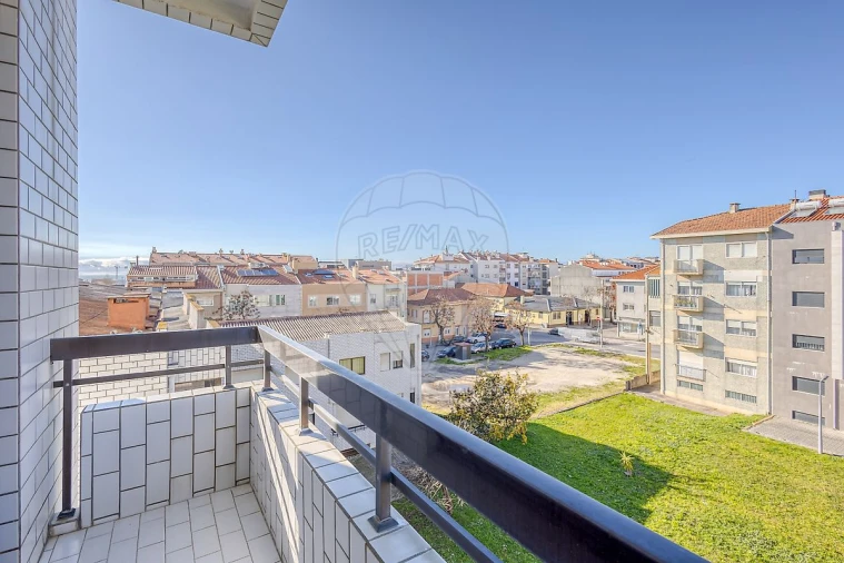 Apartamento T2 para Venda em Espinho Foto 15