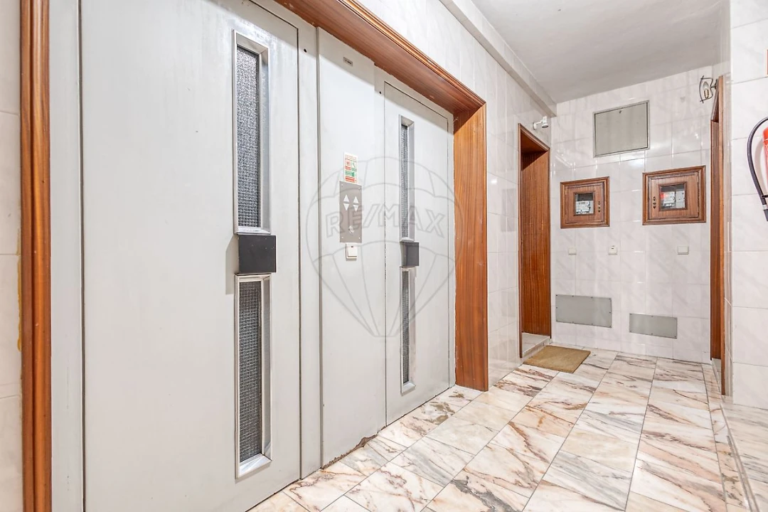 Apartamento T2 para Venda em Espinho Foto 17