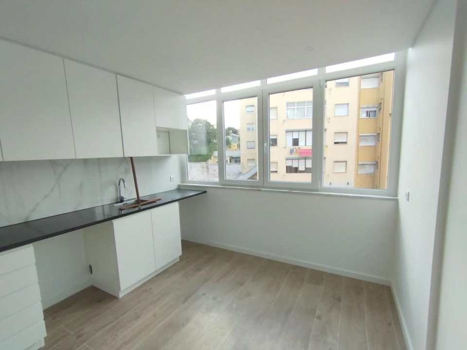Apartamento T2 para Venda em Falagueira-Venda Nova Foto 6