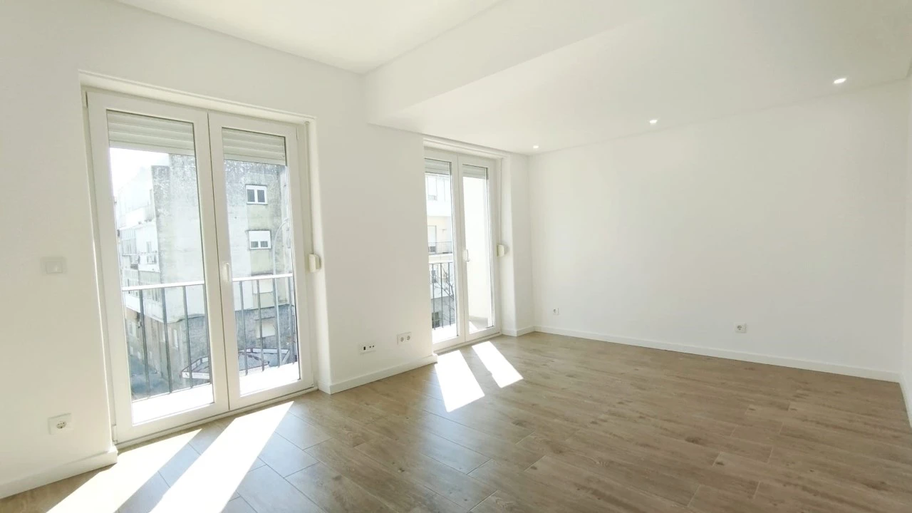 Apartamento T2 para Venda em Falagueira-Venda Nova Foto 4