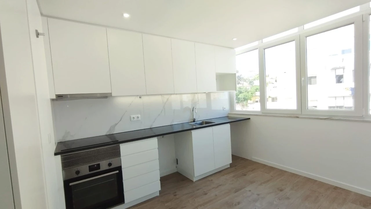 Apartamento T2 para Venda em Falagueira-Venda Nova Foto 3