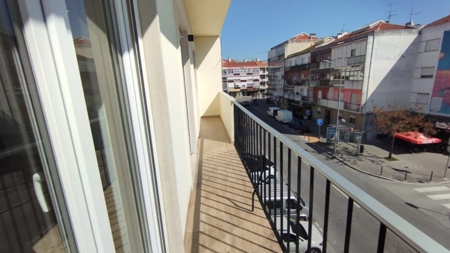 Apartamento T2 para Venda em Falagueira-Venda Nova Foto 14