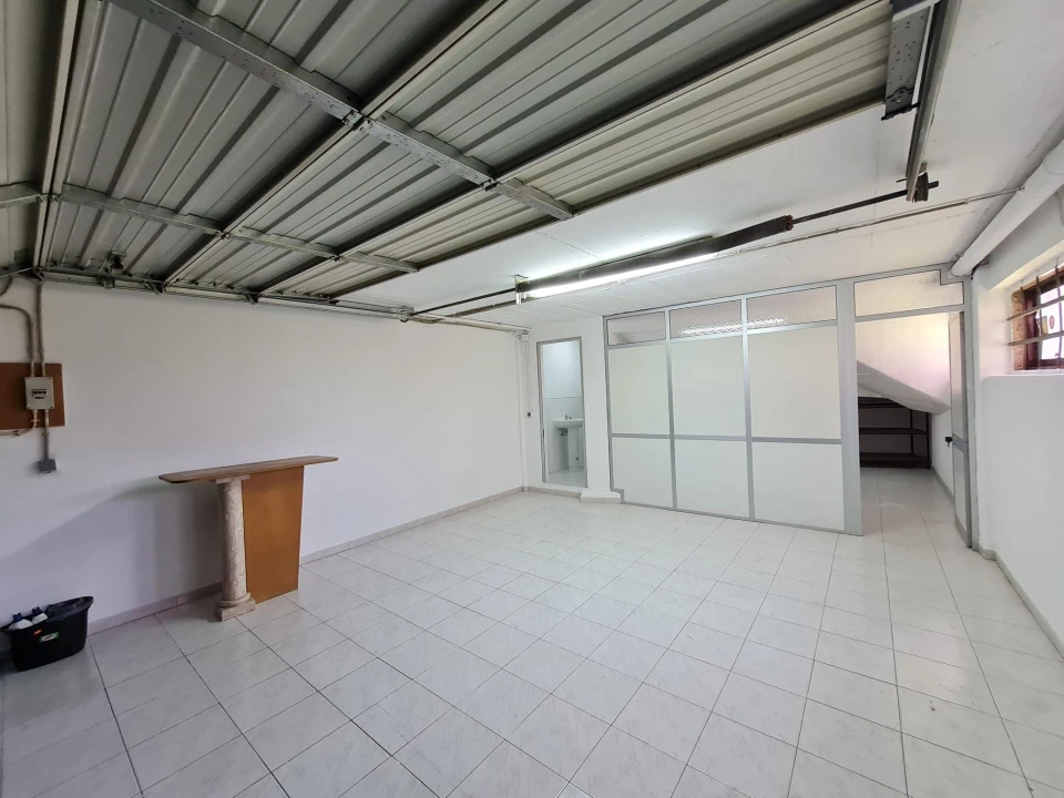 Garagem para Venda em Alfragide Foto 3