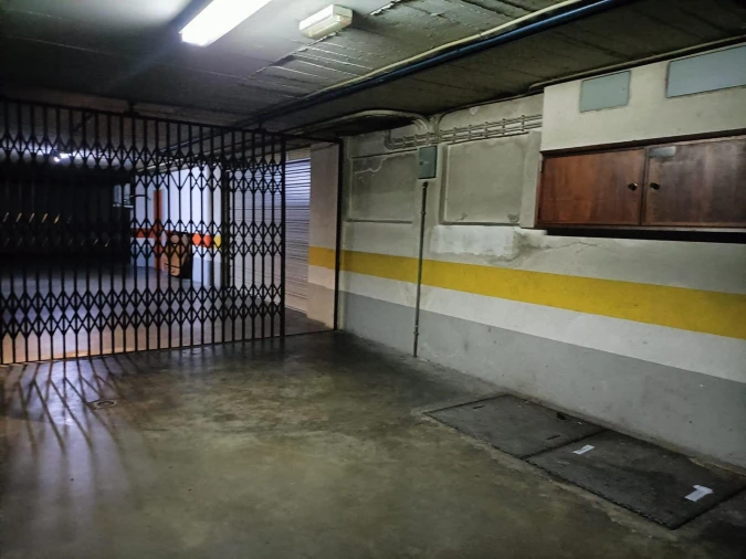 Garagem para Venda em Alfragide Foto 12