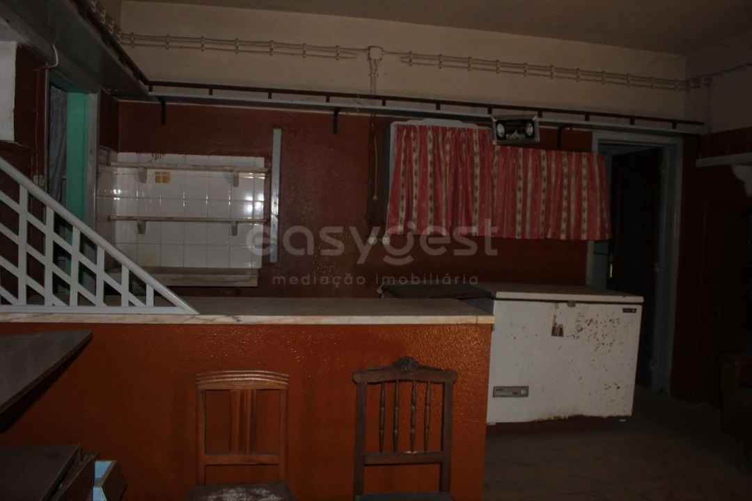 Moradia T5 para Venda em Beco Foto 13