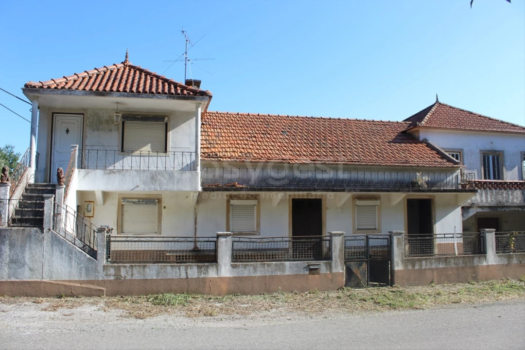 Moradia T5 para Venda em Beco Foto 29