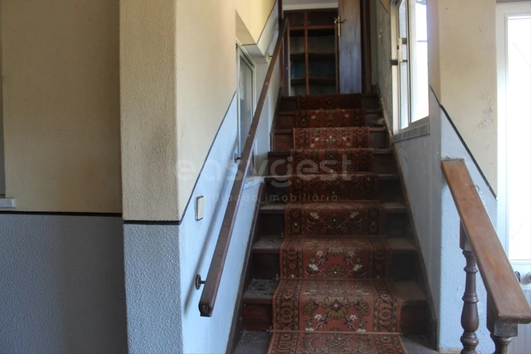 Moradia T5 para Venda em Beco Foto 7