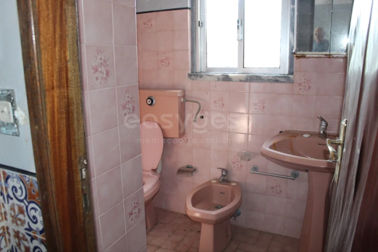 Moradia T5 para Venda em Beco Foto 8